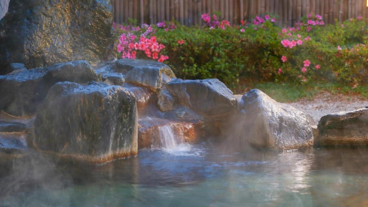 Hotel Ooedo Onsen Monogatari Aizu Esterno foto