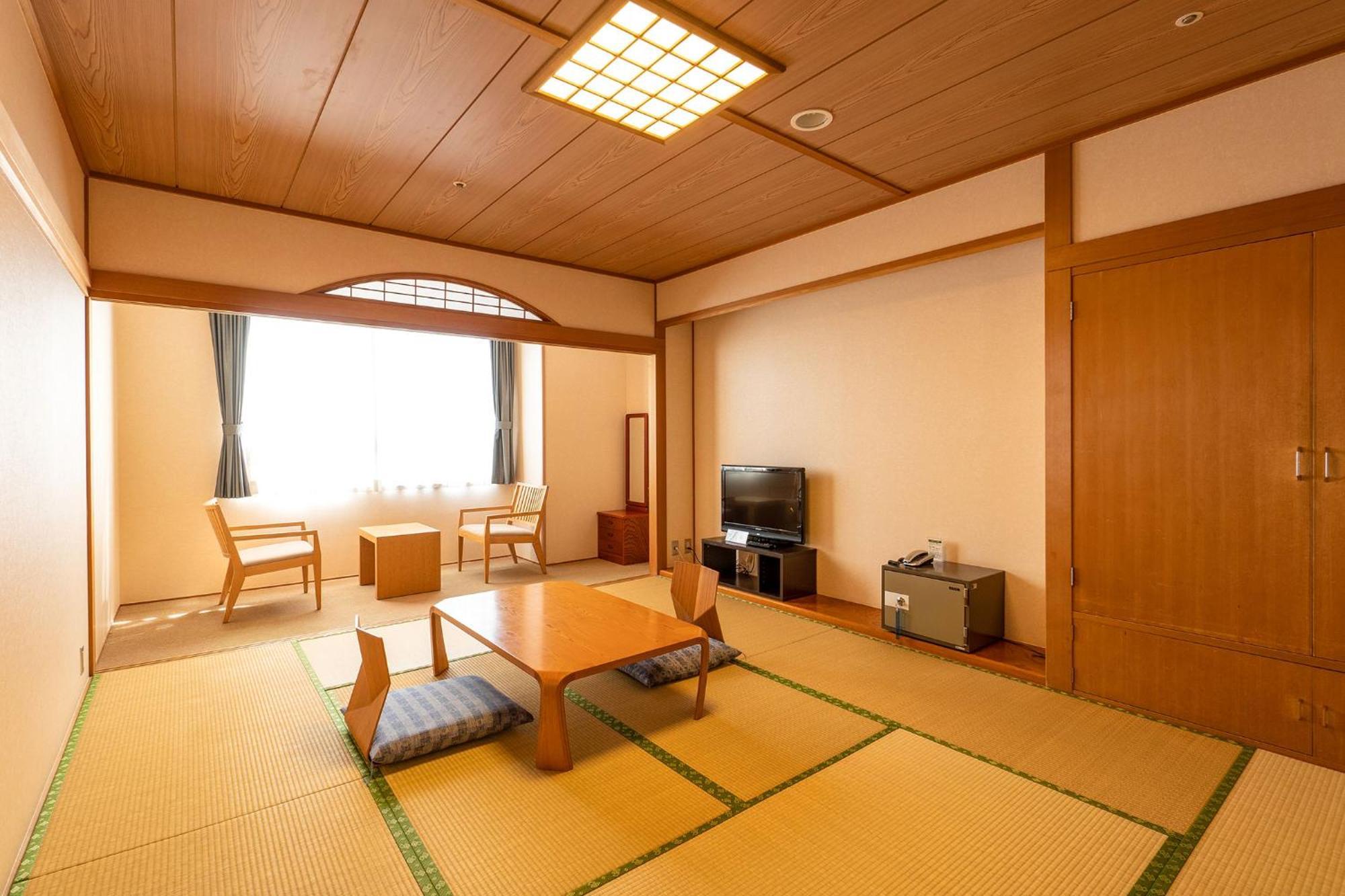 Hotel Ooedo Onsen Monogatari Aizu Esterno foto