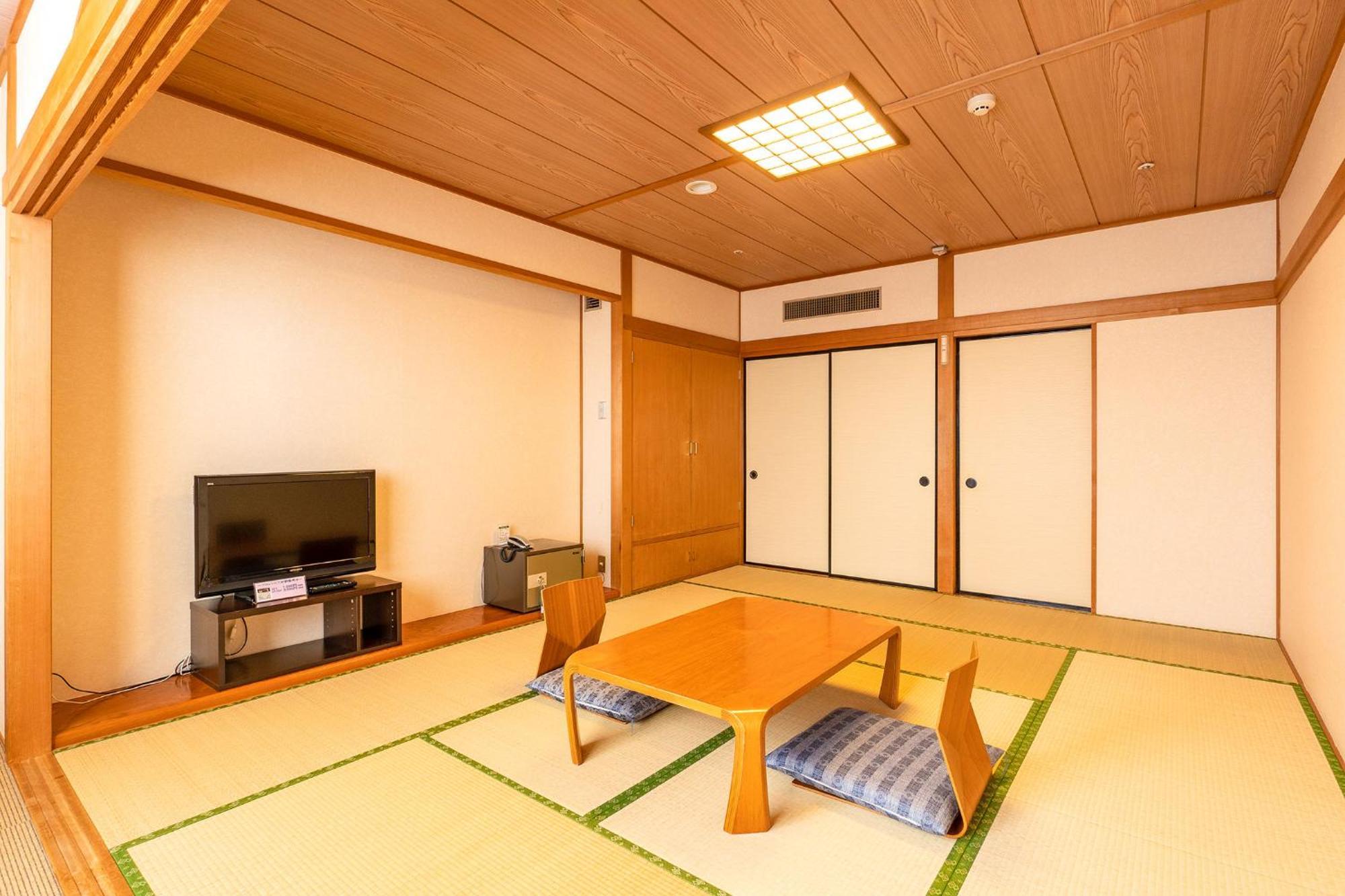 Hotel Ooedo Onsen Monogatari Aizu Esterno foto