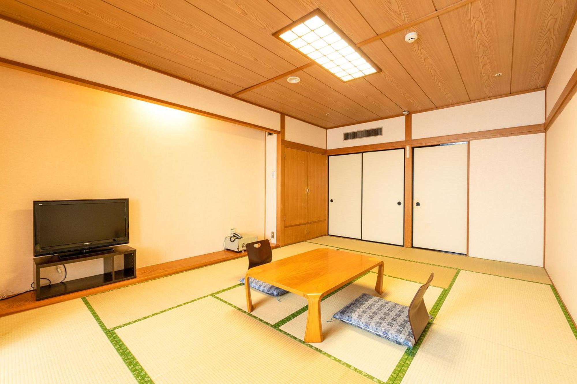 Hotel Ooedo Onsen Monogatari Aizu Esterno foto